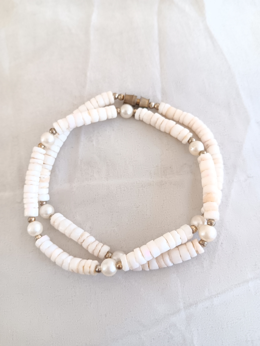 Hawaiian Surfer Puka Shell Bead Necklace 17"